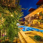 Ξενοδοχείο με διαμερίσματα Yasam Park - Calis