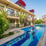 Ξενοδοχείο με διαμερίσματα Yasam Park - Calis Φετιγιέ
