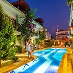 Ξενοδοχείο με διαμερίσματα Yasam Park - Calis Φετιγιέ