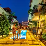 Ξενοδοχείο με διαμερίσματα Yasam Park - Calis 4*