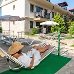Ξενοδοχείο με διαμερίσματα Yasam Park - Calis 4*